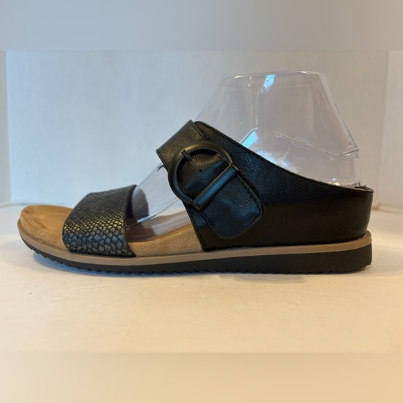 Eurosoft by Sofft black 2 band sandals size 8M - Picture 4 of 10